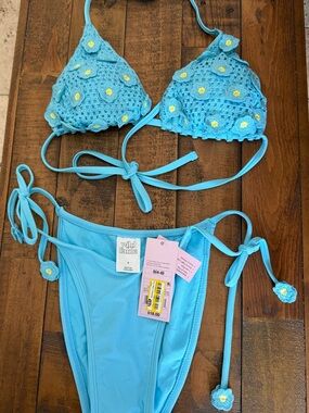 Crochet bikini set bra size medium, bikini size small